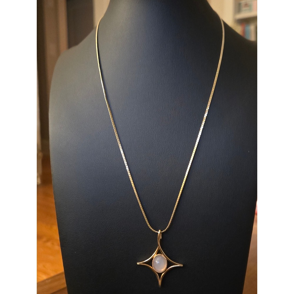 Sarah Coventry Moon Beam Moonstone Pendant With Goldplated Necklace Vintage
